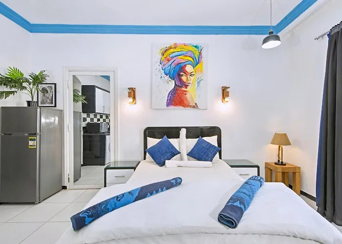 Rare New Marina Hotspot With Fast Free Wifi, Balcony & Pool *