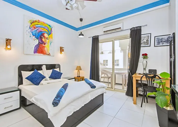 Rare New Marina Hotspot With Fast Free Wifi, Balcony & Pool